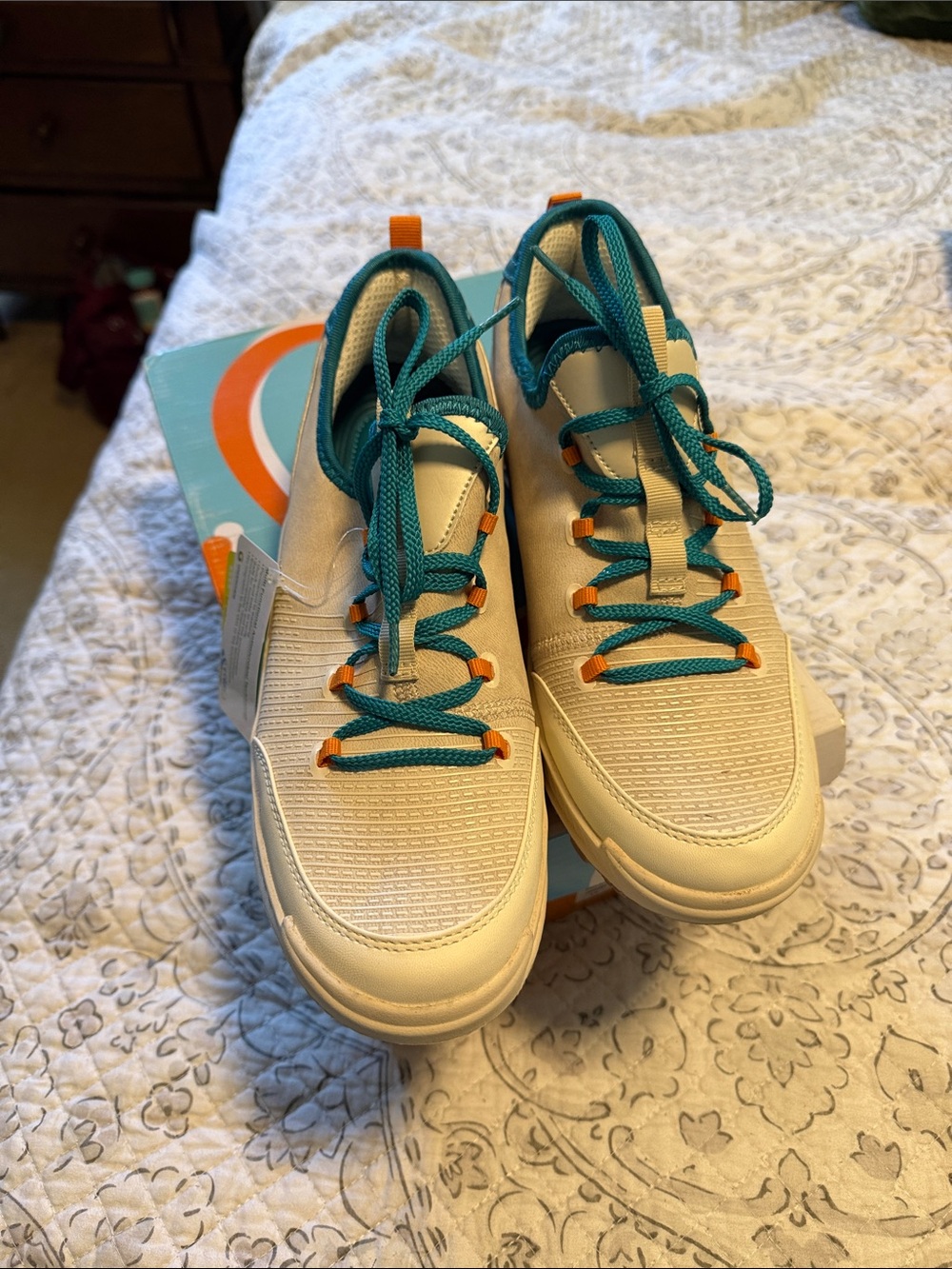 Baretraps Molina Women’s Cream Sneakers with Teal Accents
